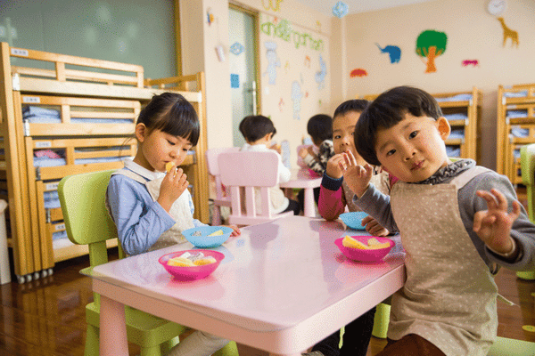 Best age for starting Montessori education in children